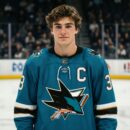 Маклин Селебрини стал самым молодым капитаном в истории «Сан-Хосе Шаркс» в 20 лет Маклин Селебрини стал самым молодым капитаном в истории «Сан-Хосе Шаркс» в 20 лет